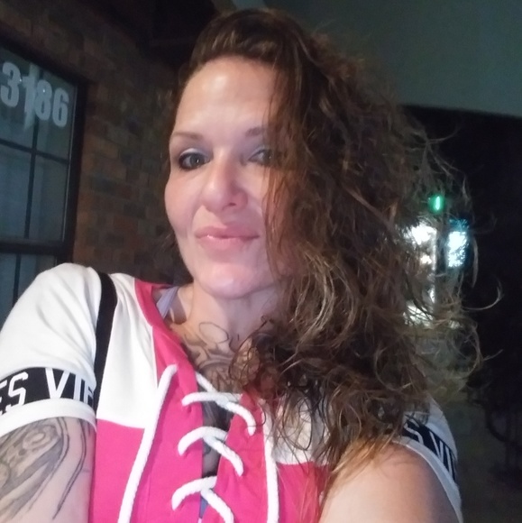 Meet your Posher, Tera - Picture 1 of 1